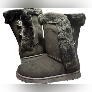 Cozy Black Fur-Trimmed Women's Boots